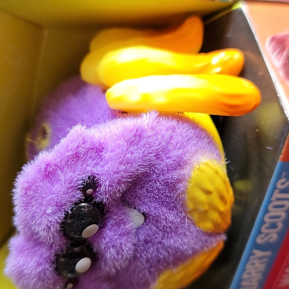 SPIDER 🕷 FUN Yellies Harry Scoots Yell voice motion action Surprise movements. - Picture 3 of 6